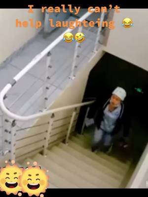 A post by @hopeyourhappyly on TikTok caption: #prank #funny 