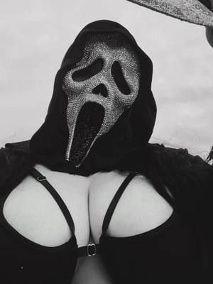 A post by @hannahtruss_ on TikTok caption: its my birthday, enjoy some s*xy ghostface 💗🖤 #tiktokhalloween #fyp #foryoupage #foryou #happybirthday #ghostmode #ghostface #halloween #spookyseason #nobodysgonnaknow 