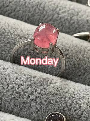 A post by @benyi_crystal on TikTok caption: #crystals beautiful 🤩 ring 💍