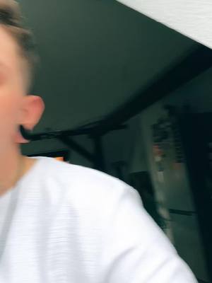 A post by @_.sjx._ on TikTok caption: Raucht ihr normale zigaretten oder iqos, elfbar etc.? 🤓 | bock auf einen ohrwurm bitte 🤪 @saphira_trashpunkbitch #viral #fyp #inkboy 