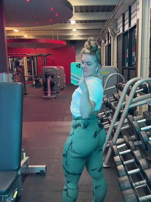 A post by @martyna_kami on TikTok caption: #gym #fitness #GymTok 