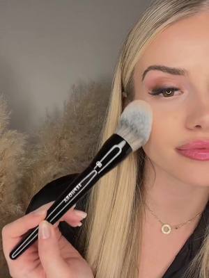 A post by @megindokaj on TikTok caption: Pro bronzer brush 80 @sephora #ad   #SCpartnergiftedme #skeepersfamily