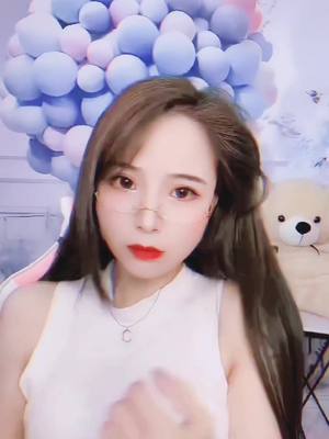 A post by @eva_12066 on TikTok caption: do you love me and like to chat with me💕💕💕#tiktok