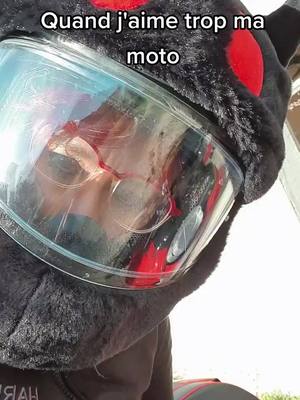 A post by @lafilleauxcheveuxrouges on TikTok caption: #pourtoi #motarde #yamaha #MT125 #motard #moto #humour #lesmeulesdu02etalentours