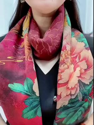 A post by @tyzfylj6 on TikTok caption: The tying method of scarf Chinese knot#silkscarf #foryou