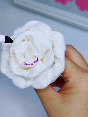 A post by @nanaroki on TikTok caption: #stylingtips #tips #hack #viral #idea #tik_tok #creative #fyp #foryou #foryoupage #flower #handmade #design #decoration #Home