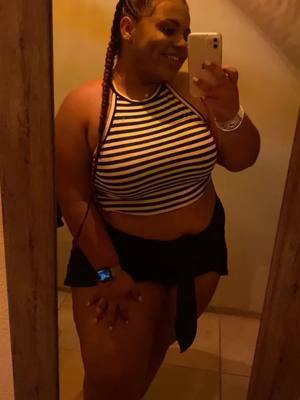 A post by @yeisant on TikTok caption: #estamediagorditapero😈🤤 #esoen4noseve #plussize #gordita #viral #parati #fyp 