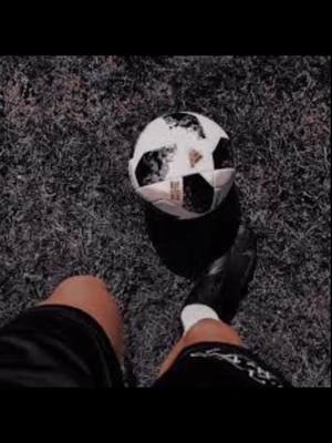 A post by @fanaticsdelfutbol on TikTok caption: chicos y chicas xfa apoyen #futbol #apoyo #viral :)