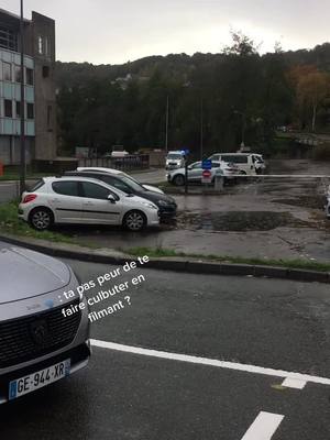 A post by @urgencesecours on TikTok caption: Départ d’une assu #assu #ambulance #rouen #garde #samu #15 #secoursdenormandie #urgencesecours #pourtoi #ambulancier