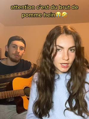 A post by @candice.trcc on TikTok caption: lundi pluvieux, paroles pluvieuses? tu aimes?💝 #guitar #fypシ #angoisse #chanson #sing 