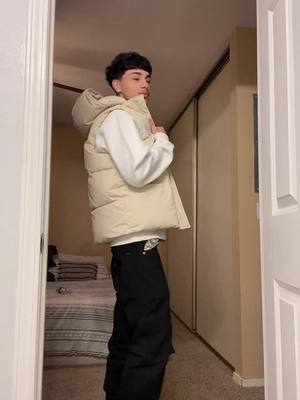 A post by @gaellgarciaa03 on TikTok caption: 🦃 day fit🧏🏻‍♂️