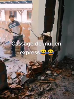 A post by @ulisserzz on TikTok caption: #btp #demolition #demolir  #drole #cassage#cass #casser #loco