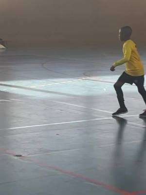 A post by @moussbotbazate on TikTok caption: How to score #goal 🔥#footbal #futsal #usalfortville #paris #pourtoi 