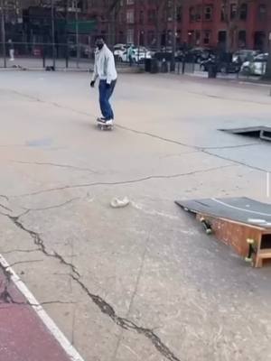 A post by @breezysteezyskateclips on TikTok caption: #fyp #foryoupage #Skateboarding 