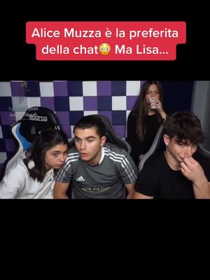 A post by @drama.twitch on TikTok caption: Cosa ne pensate?👀😳 #perte #viral #twitch #lisaluchetta #matteorobert #alicemuzza #lucacampolunghi #fyp #foryou  