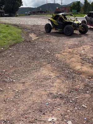 A post by @chuy20104 on TikTok caption: #parati #canam #polaris #chuyoffroad 