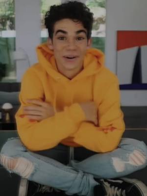 A post by @lara_2805 on TikTok caption: Don't worry. He's watching over us. | @Jojo🤾‍♀️ #cameronboyce #rip #pain #missyou #loveyou #angel #sad #forever #memories 