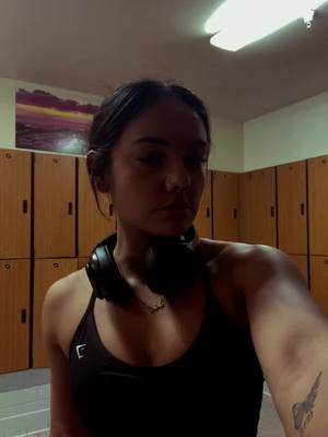 A post by @vlonegabby on TikTok caption: interesting build… for now, kind of proud of how far i’ve gotten so far #fyp #GymTok 