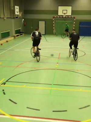 A post by @janek_vxss on TikTok caption: Link is in my bio. #cycleball #radball #germany #viral #fyp #shoot #training #challange 