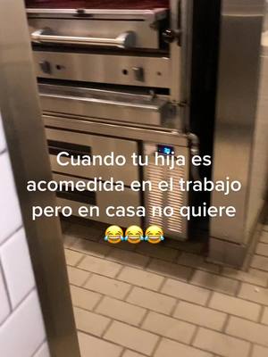 A post by @lachaparrayelflaco on TikTok caption: Tiene hambre Aileen  poreso se ofreció 😂😂😂