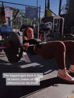 A post by @hannahmarie.fit on TikTok caption: I wish I knew this sooner 😭 #gym #gymhacks #exercise #howtohipthrust #legday  #gluteday #hipthrusttutorial #hipthrust #hipthrust💪🏻🔥 #weightloss 