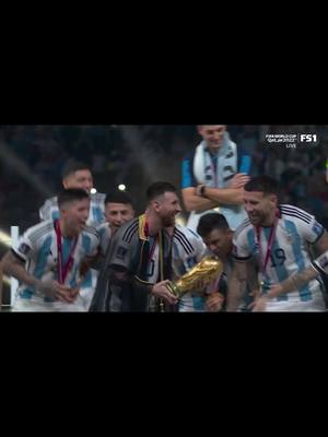 A post by @mike_vitar on TikTok caption: so happy rnn 🙌🙌❤️❤️ #theworldcup #fyp #argentina🇦🇷 #messi 