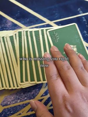 A post by @lisatarotreading on TikTok caption: #tarotiktok #tarotrespuesta #tarotinteractivo #tarotdelamor #tarot #colombia #ritual #amarres #parejas #regresa 