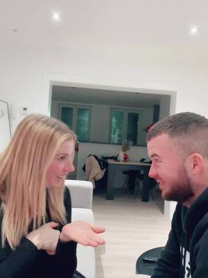 A post by @camilledlby on TikTok caption: C’est beaucoup trop drôle #VoiceEffects #foryou #capcut #fyp #humor @Ludovic Vandemaele 