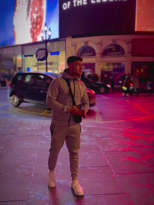 A post by @alihamza.72 on TikTok caption: No Need 🙏🏻 #CapCut #piccadillycircus #london #noneed #tour 