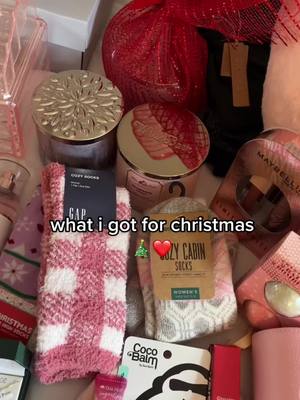 A post by @.myroominspo on TikTok caption: i hope everyone had a good christmas 🤍 #CODSquadUp #christmas #christmashaul #xmashaul #skims #sephora #foryou #fyfyfyfyfyfy #foryoupage #fyp 