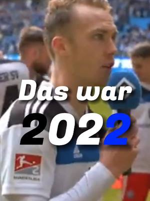 A post by @einlebenlanghsv on TikTok caption: Das Jahr war zwar nicht perfekt, aber diese Saison steigen wir gemeinsam, wir als HSV, wir als Fans und wir zusammen für Uns Uwe🕊in die Bundesliga auf! Habt einen guten Rutsch ins neue Jahr und bleibt Gesund🖤🩶💙