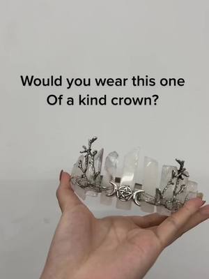 A post by @dragon_crystall0 on TikTok caption: How about my new crown ?#crystalshop #luckyscoop #dragoncrystal 