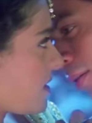 A post by @bolly.enjoy on TikTok caption: • K3g Édition 😍 • #bollyenjoy #fyp #bollywood #srk #k3g #kajol #run #reunion #bolly #sharukhkhan #srkkajol #kabhikhushikabhigam 