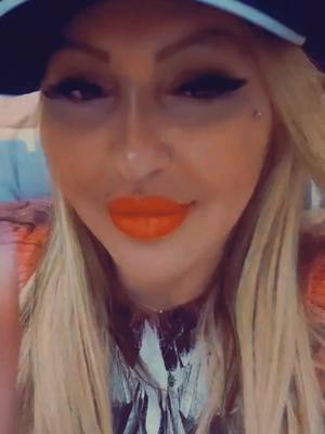 A post by @lindadibriparis on TikTok caption: #❤️😘😘😘😘😘😘😘😘 #lindadubai #algerienne🇩🇿❤️___france🇫🇷 #23 