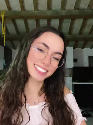 A post by @carlottacalarco on TikTok caption: #viral #perte #foryou 