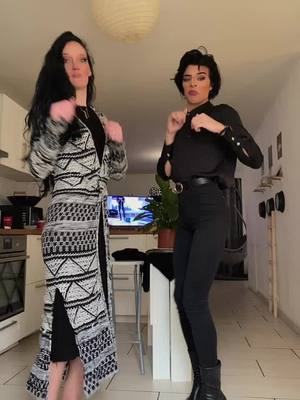 A post by @catalina_la_brune on TikTok caption: #dance #pourtoi #pourtoi @lapinou🥰 