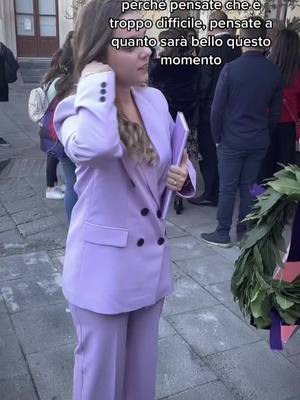 A post by @yasminemandraffino on TikTok caption: Il momento che ricorderò per sempre.✨💖#CapCut #fyp #viral #university #laurea