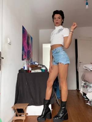 A post by @catalina_la_brune on TikTok caption: #pourtoi #fypシ #trend 