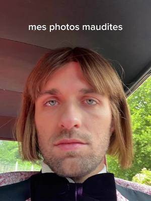 A post by @squeezie on TikTok caption: j’attends les votres 🥸