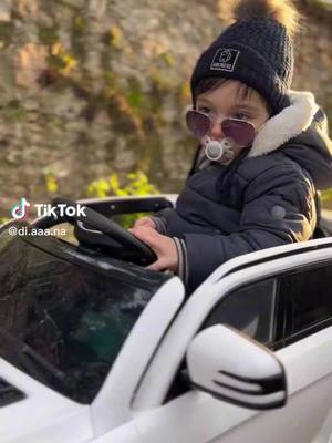 A post by @andreifox95 on TikTok caption: Look at me Habibi#iubire #baby #5pasidebine #fericireamea❤️🙏 #follow #happy #perte #pleasesupportme🙏🙏 @di.aaa.na 