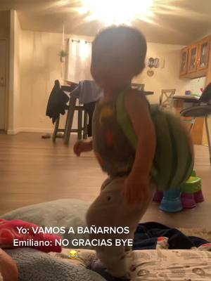 A post by @angelicaalvarez38 on TikTok caption: Vamos a bañarnos- NO GRACIAS ✨✨ 🤣🤣🤣🤣#baby#foryou #bebestiktoks #babylove #fypシ #foryou #parati 