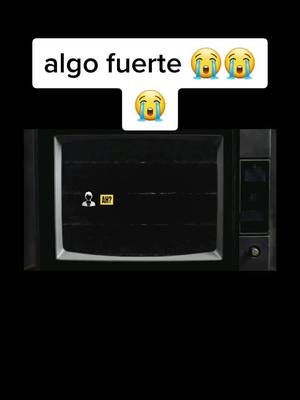 A post by @storytimekj on TikTok caption: algo fuerte esta llamada 😭😭#VoiceEffects 