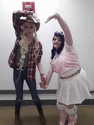 A post by @heyyitsnoname on TikTok caption: A little Rarity and Applejack for everyone lol I don't know my left from my right but we look so cute and this was fun!!! #applejack #rarity #applejackmlp #raritymlp #mlp #mylittlepony #friendshipismagic 