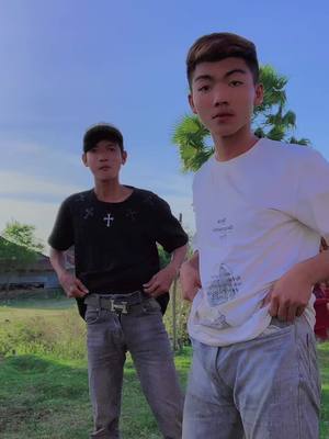 A post by @eii_zin2023 on TikTok caption: 20$ពីអ្នកបែក😂🥬@Vīñ Alëx🖤🤍 