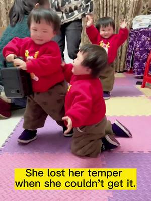 A post by @summer_._time1 on TikTok caption: She is angry 😡 #babytiktok👶🏻 #funny #cute 