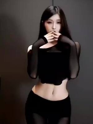 A post by @3gianna on TikTok caption: #sexy #foryou #hotdance #hotgirl #fyp #beauty 