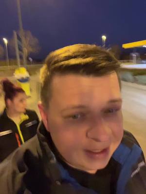 A post by @matthias_privat on TikTok caption: Wirklich? Nach Feierabend? #einkaufen #ikea #würzburg #tisch #fy #fyp #viral #foryou