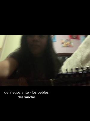 A post by @vivi.musicc on TikTok caption: took over an hour for it to sound mid 😒#requinto #elnegociante #guitarra 