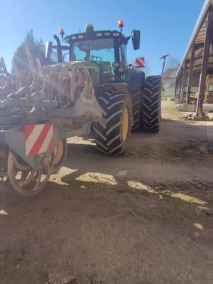 A post by @farming_simu22 on TikTok caption: #compte #agricole #2023❤😍 #agriculture #agriculteur #pourtoi #abonné #champs #farming_simu22 #johndeere #2022 #benne #betterave #tracteur 