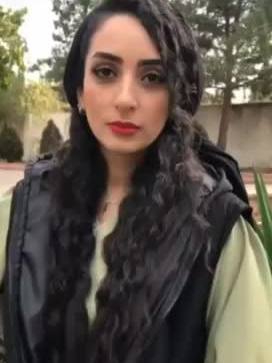 A post by @lul_babe_queen on TikTok caption: #freeiran🇮🇷 #newiran #freeiranianwomen #supportfromgermany #helpiranianpeople 